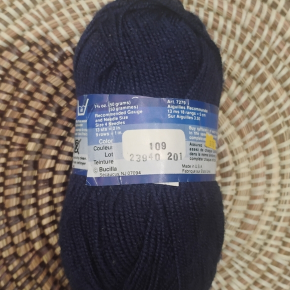 Bucilla Perlette Twist Yarn - 7 skeins in Violet Blue - Picture 8 of 10